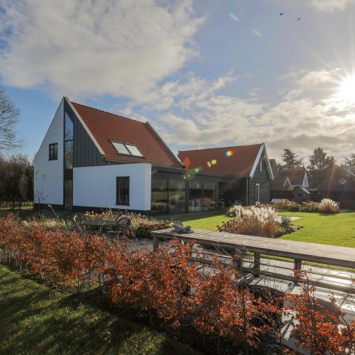 Vrijstaande woning met garage in Noordgouwe