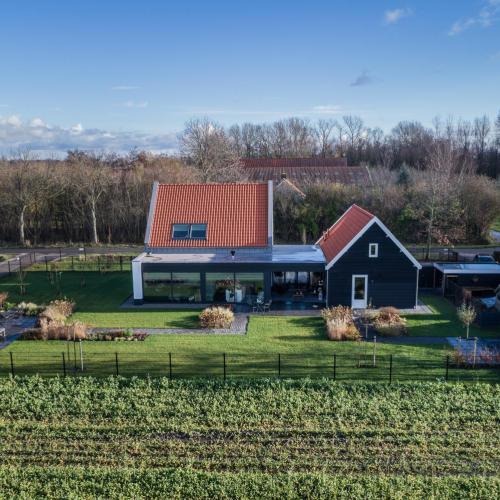 Vrijstaande woning met garage in Noordgouwe