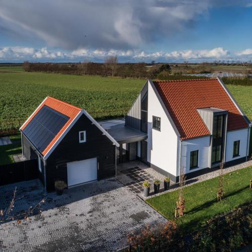 Vrijstaande woning met garage in Noordgouwe