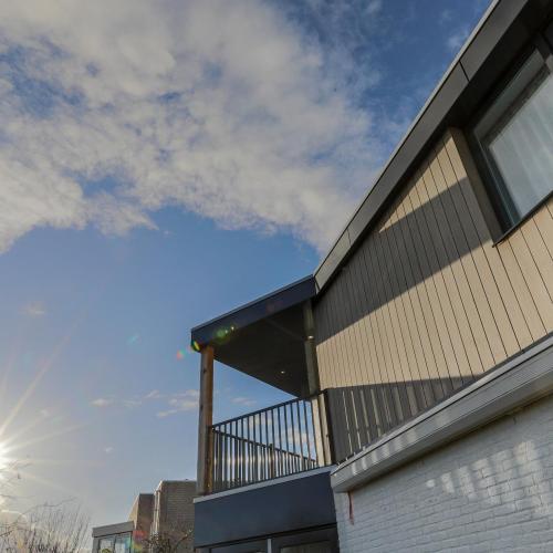 Uitbreiding boven op woning