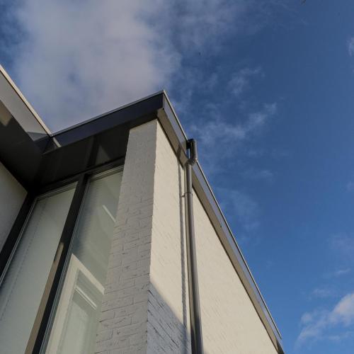 Uitbreiding boven op woning