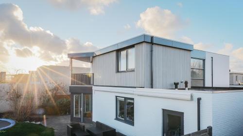 Uitbreiding boven op woning